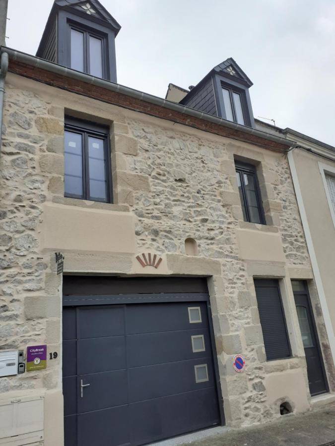 CHARMES EN VILLE Le Charme Authentique Montluçon Extérieur photo